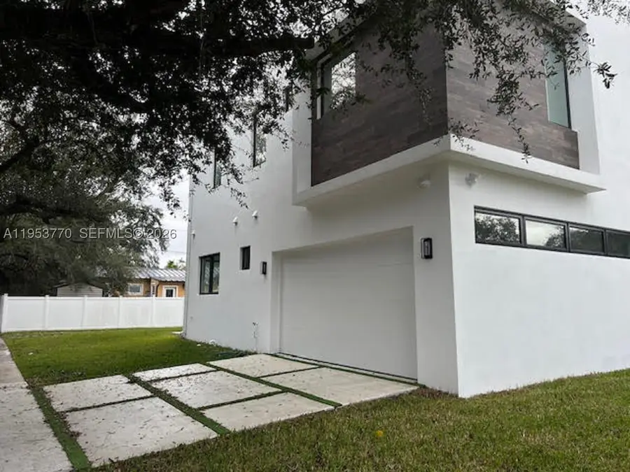 2 Hough Dr, Miami Springs, FL 33166 - #3
