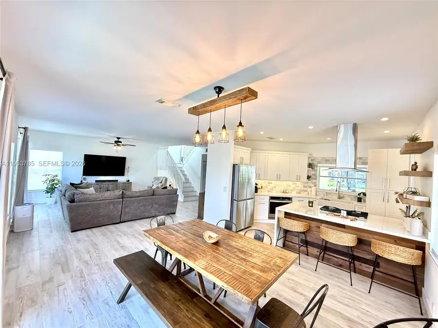 20775 NW 1st St, Pembroke Pines, FL 33029 - Image #3