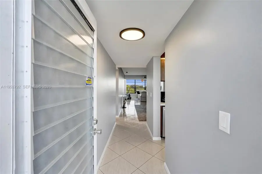 1514 Whitehall Dr #405, Davie, FL 33324 - Image #2