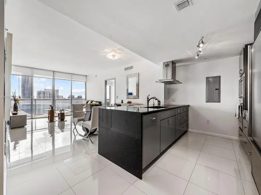 495 Brickell Ave #5203, Miami, FL 33131 - Image #3