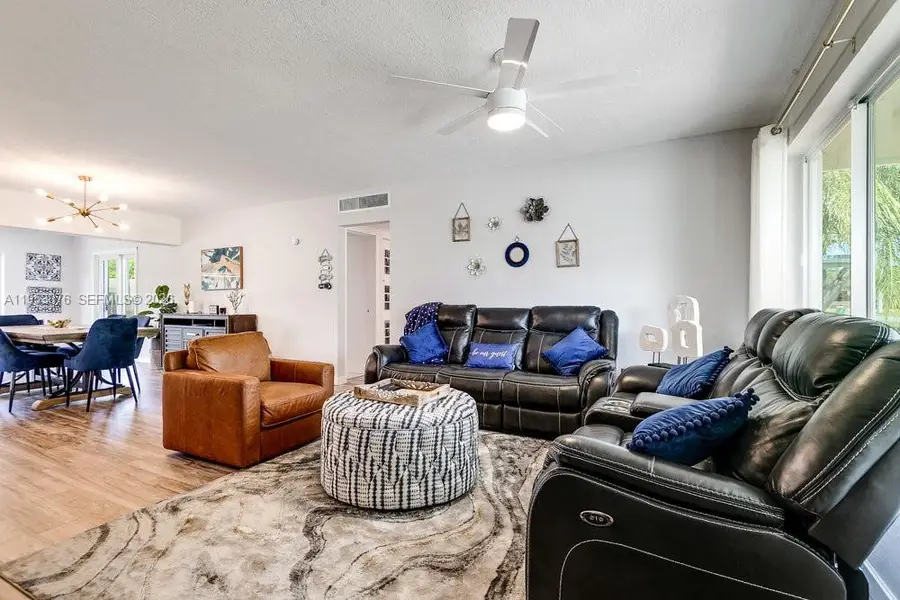 601 NE 2nd St, Dania Beach, FL 33004 - Image #3