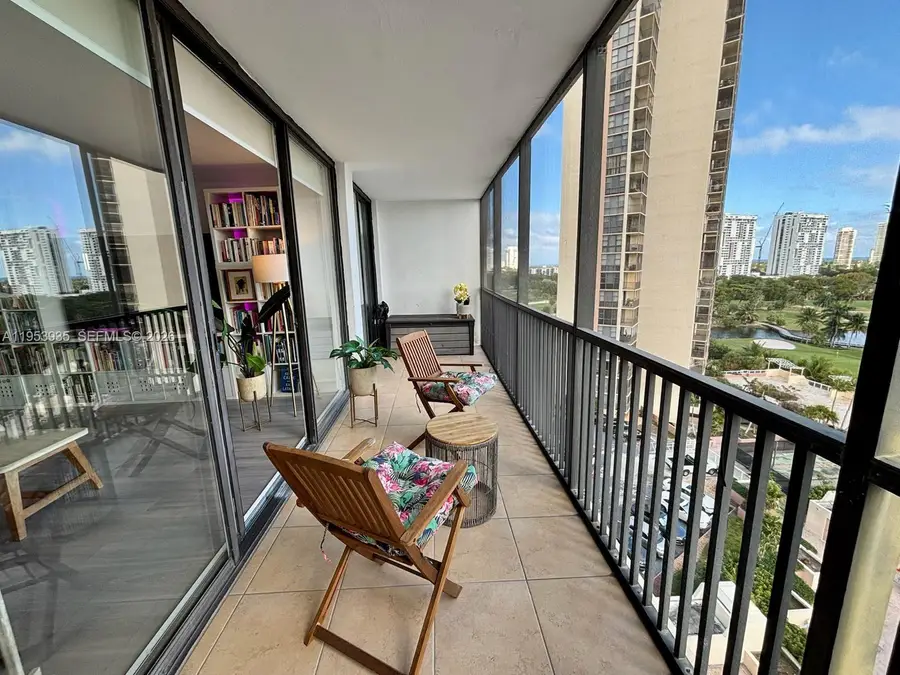 20301 W Country Club Dr #1126, Aventura, FL 33180 - Image #2