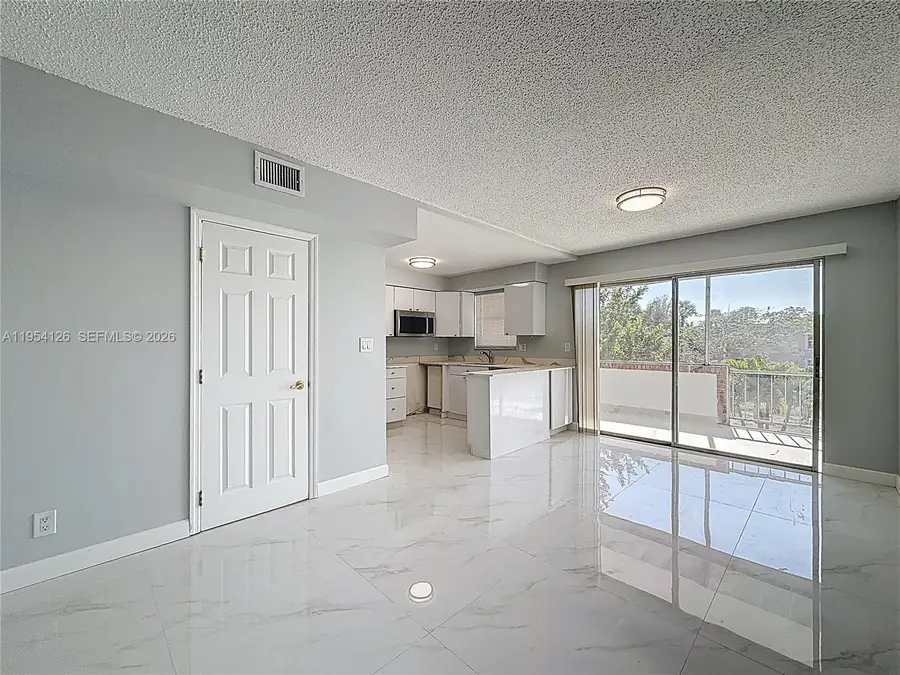 1100 SE 4th Ave #31, Deerfield Beach, FL 33441 - Image #2