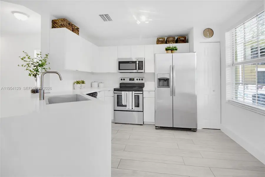 8930 NE 8th Ave #901, Miami, FL 33138 - Image #2