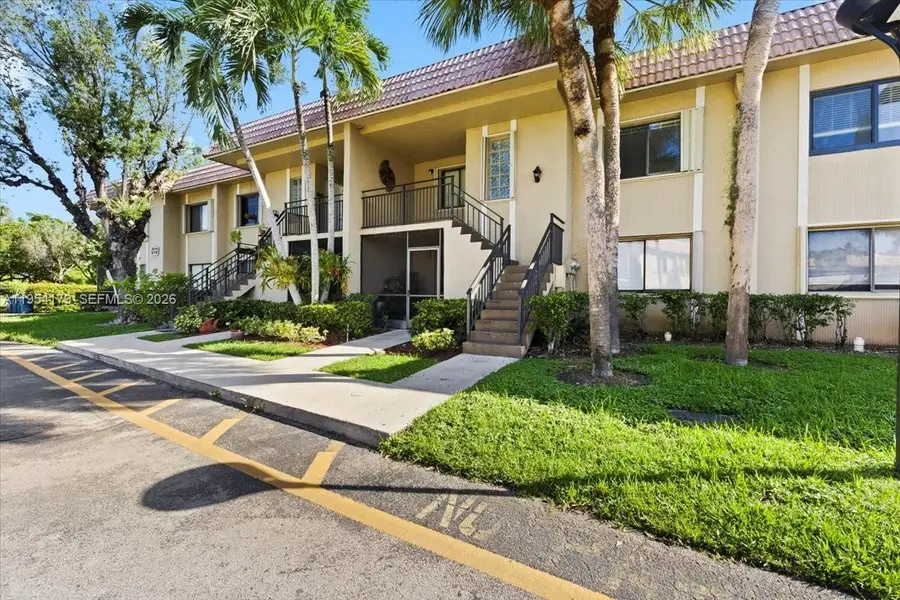 302 Lakeview Dr #203, Weston, FL 33326 - Image #2