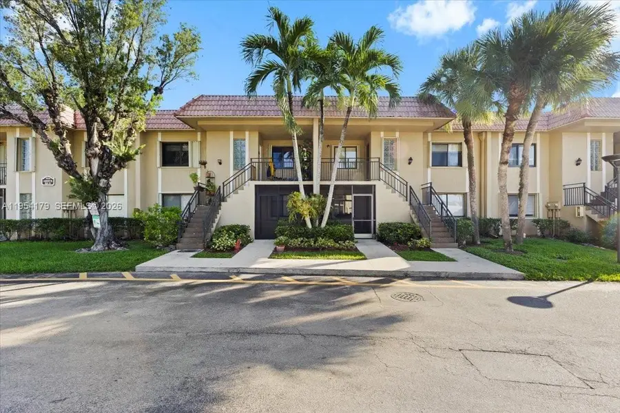302 Lakeview Dr #203, Weston, FL 33326 - Image #3