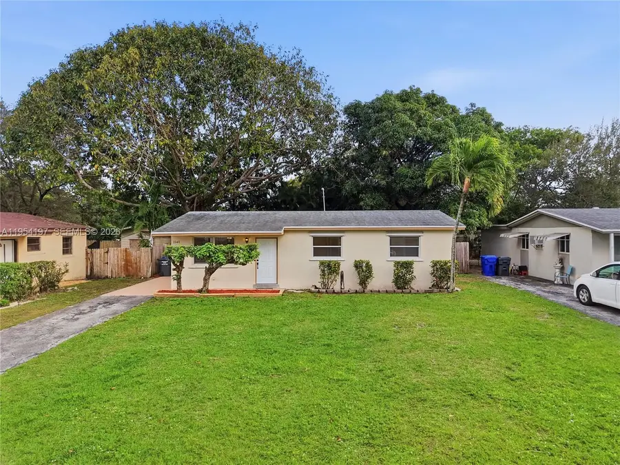 2341 N 61st Ter, Hollywood, FL 33024 - Image #2