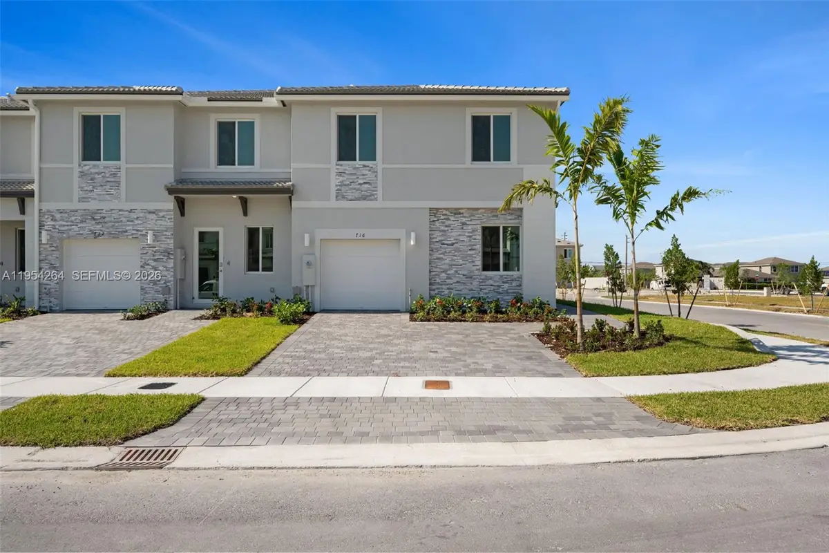 716 SE 14th Ct, Homestead, FL 33034 - Image #1