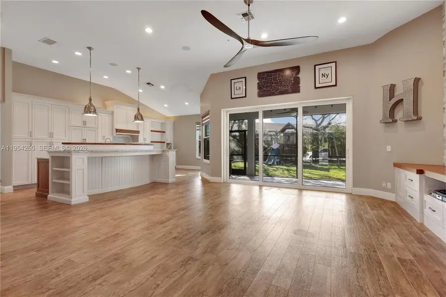 327 Burnt Pine Dr, Naples, FL 34119 - Image #3