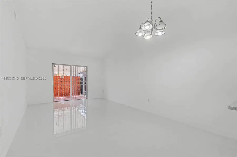 11522 NW 4th Way, Sweetwater, FL 33172 - Image #3