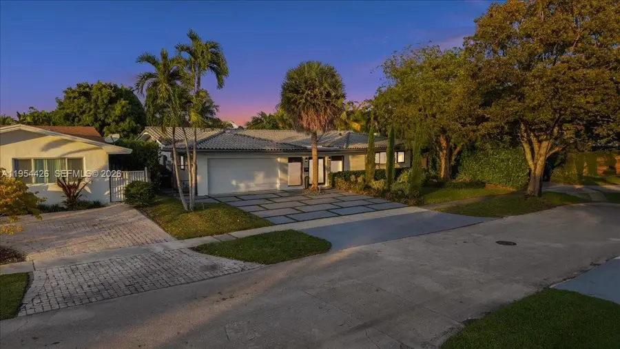 2305 Magnolia Dr, North Miami, FL 33181 - Image #2