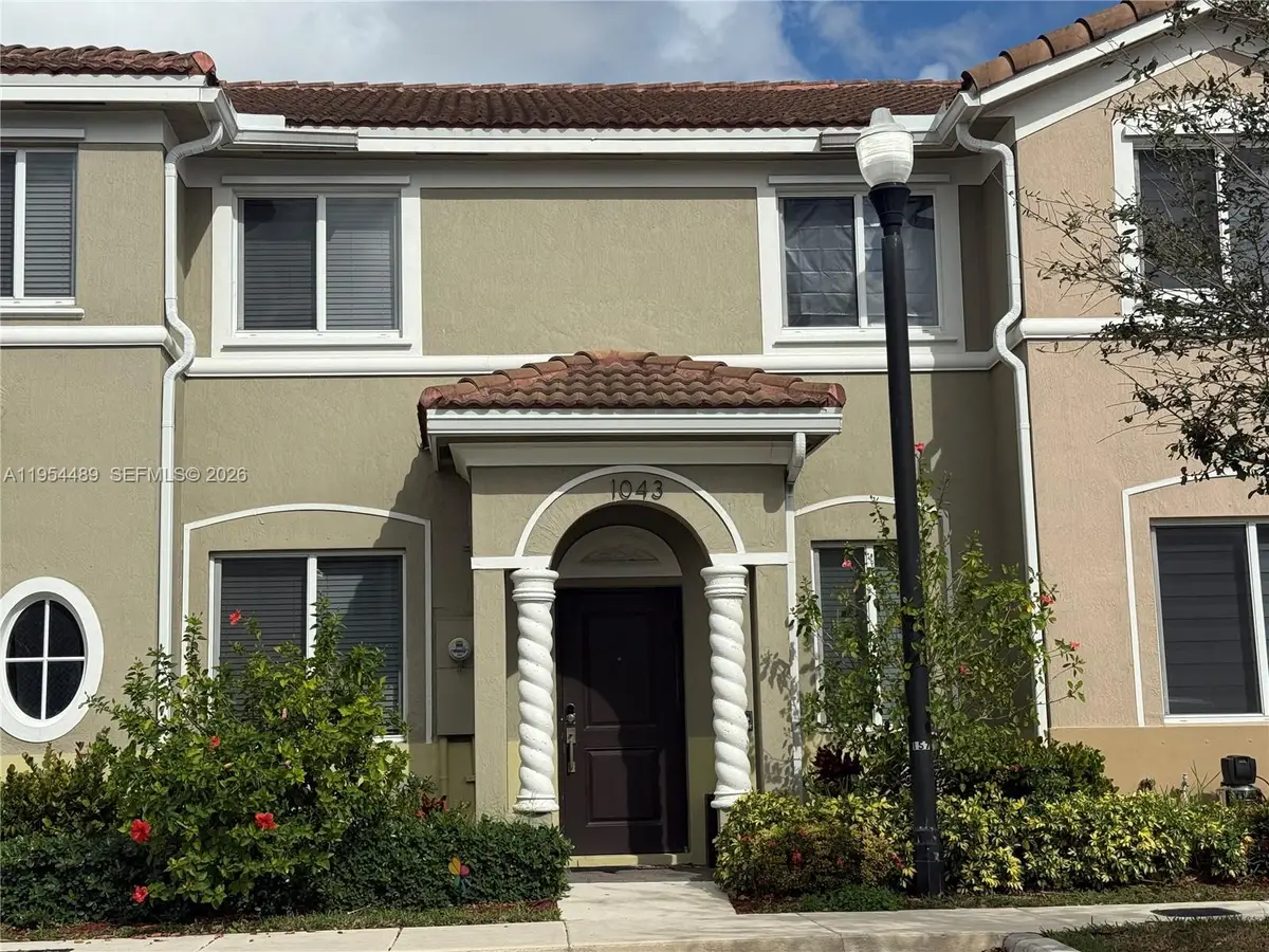 1043 SE 24th Ave, Homestead, FL 33035 - Image #1