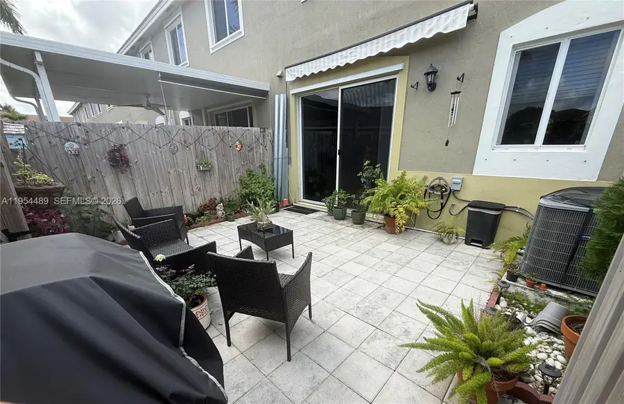 1043 SE 24th Ave, Homestead, FL 33035 - Image #2