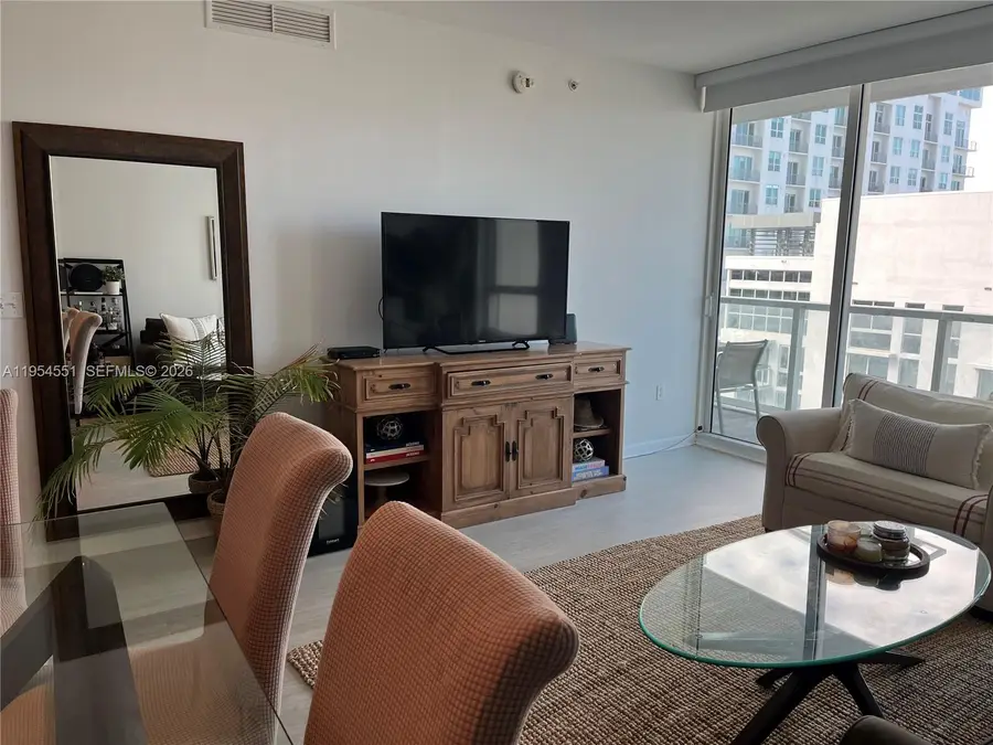 253 NE 2nd St #3104, Miami, FL 33132 - Image #3
