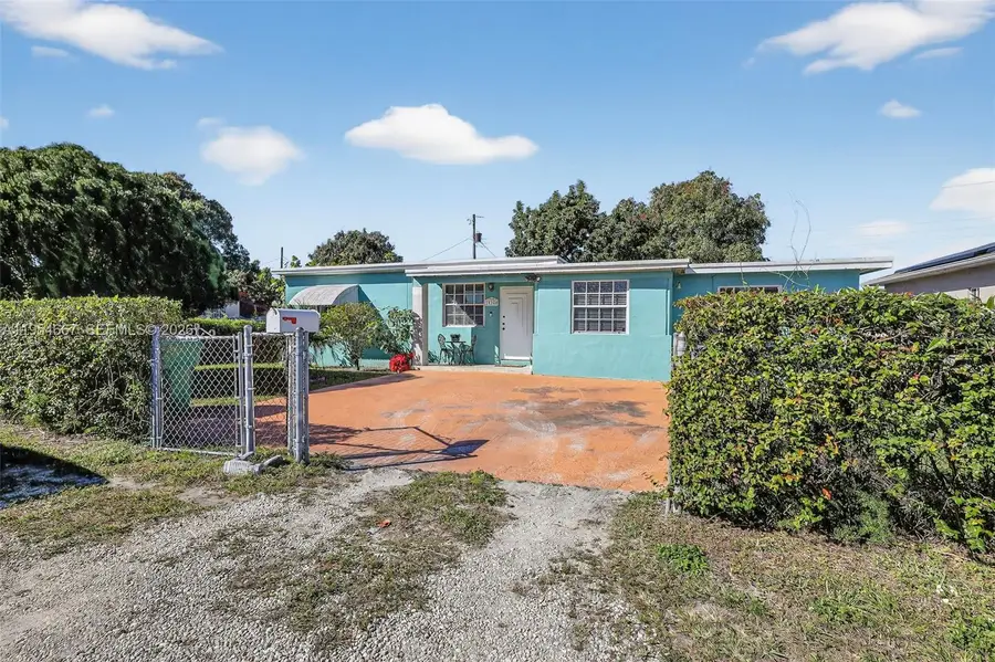 10340 NW 32nd Pl, Miami, FL 33147 - #2