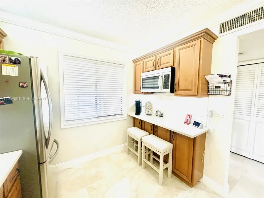 437 Lakeview Dr #104, Weston, FL 33326 - Image #3