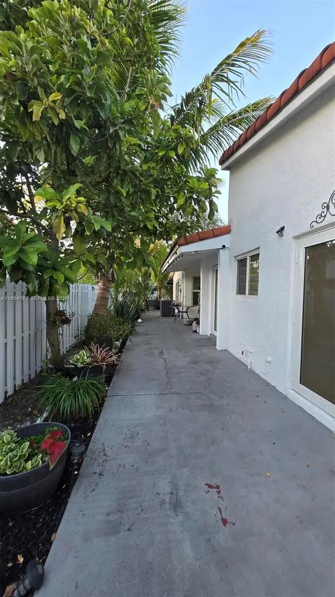 3605 NW 83rd Ave, Sunrise, FL 33351 - Image #3