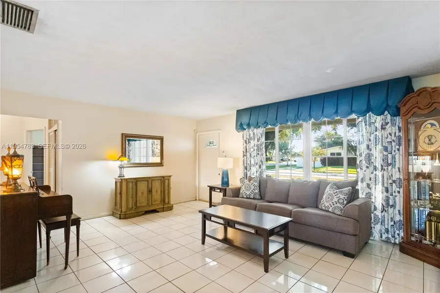 2201 NW 87th Ave, Pembroke Pines, FL 33024 - #3