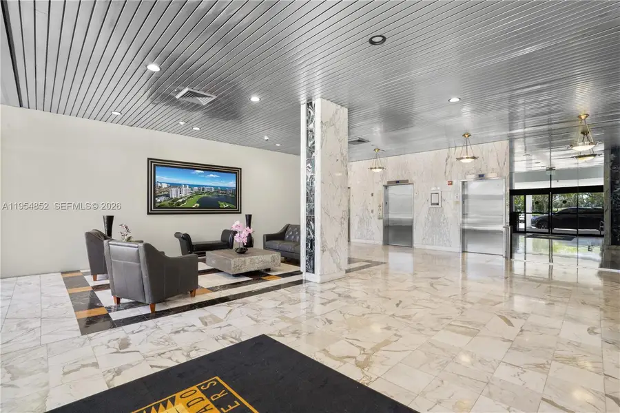 3675 N Country Club Dr #206, Aventura, FL 33180 - Image #2