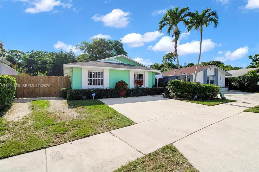 11942 SW 210th St, Miami, FL 33177 - #2