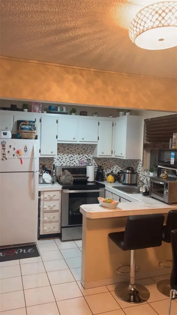 900 Tallwood Ave #206, Hollywood, FL 33021