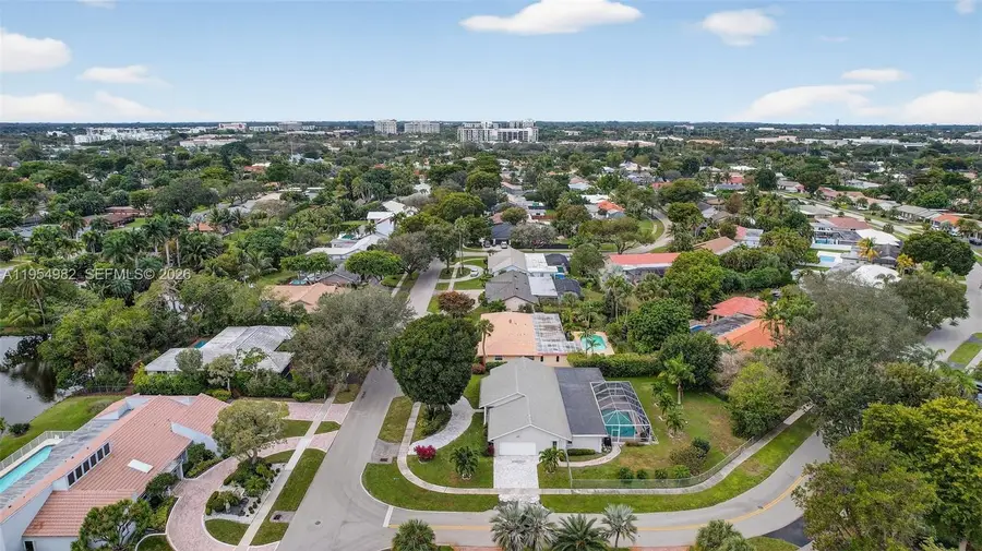 7141 SW 7th St, Plantation, FL 33317 - Image #2