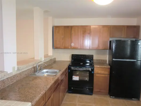218 NE 12th Ave #507, Hallandale Beach, FL 33009