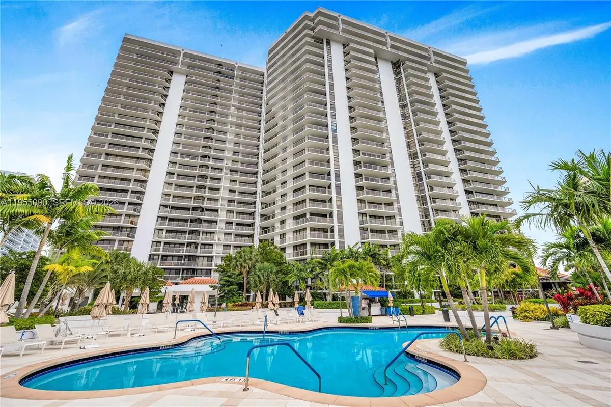 20281 E Country Club Dr #210, Aventura, FL 33180 - Image #1