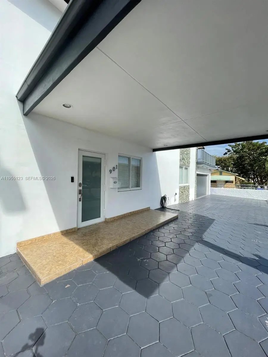 901 NW 22nd Pl, Miami, FL 33125 - #2