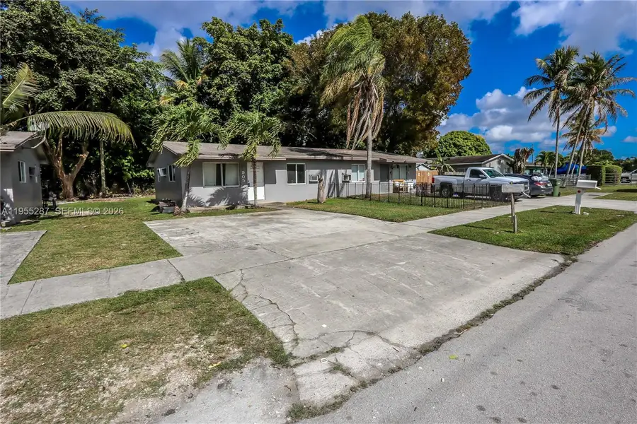 933 NW 11th St, Homestead, FL 33030 - #3