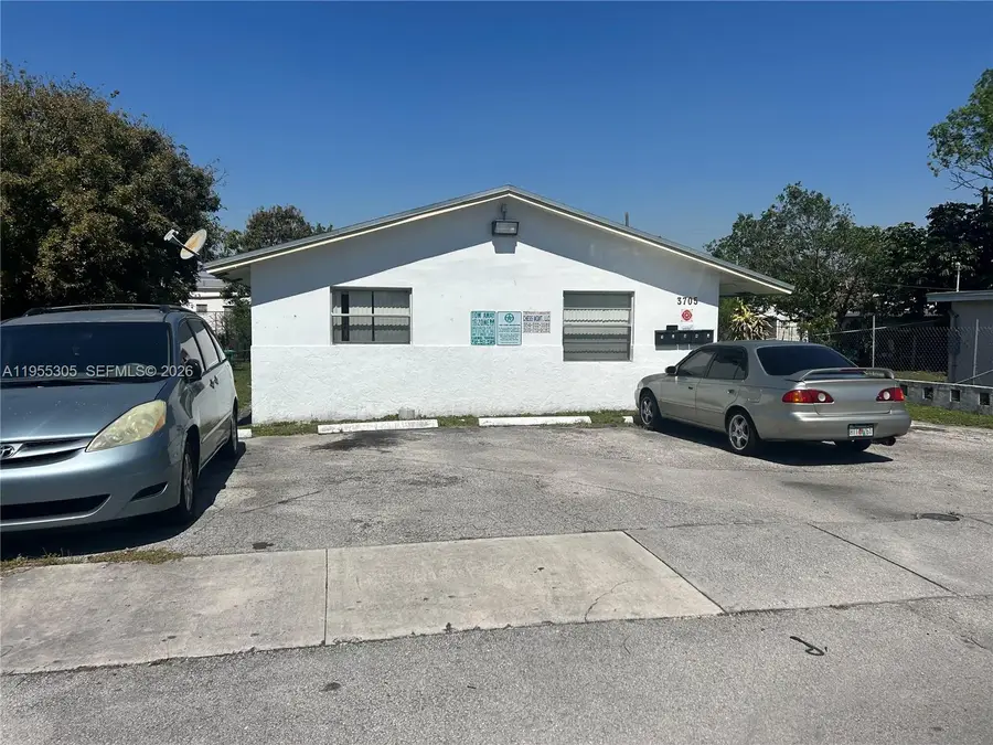 3705 SW 13th Ct, Fort Lauderdale, FL 33312 - Image #2