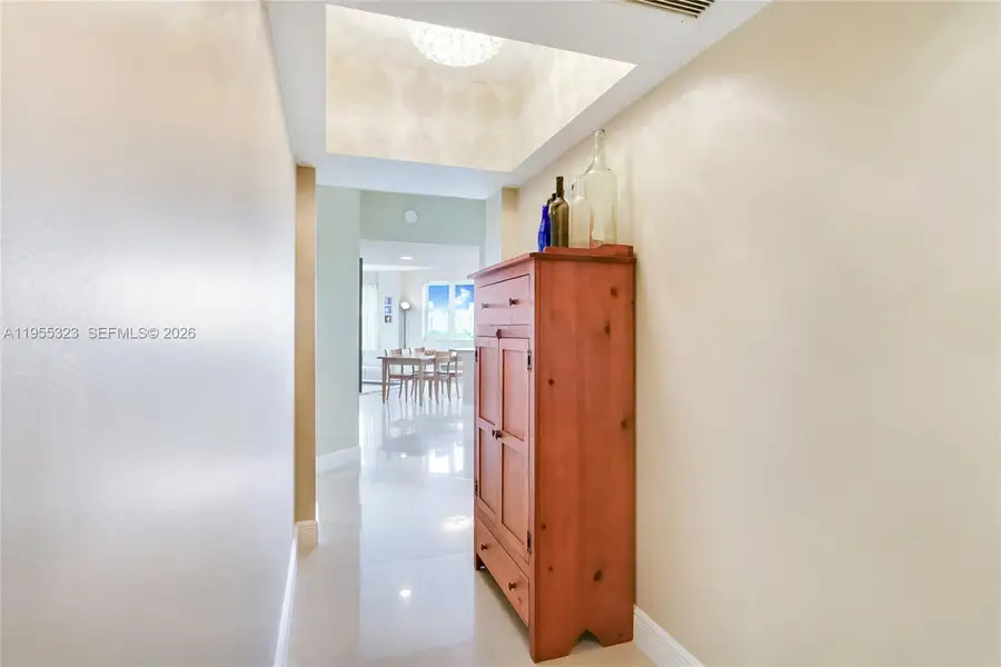 19900 E Country Club Dr #702, Aventura, FL 33180 - Image #2