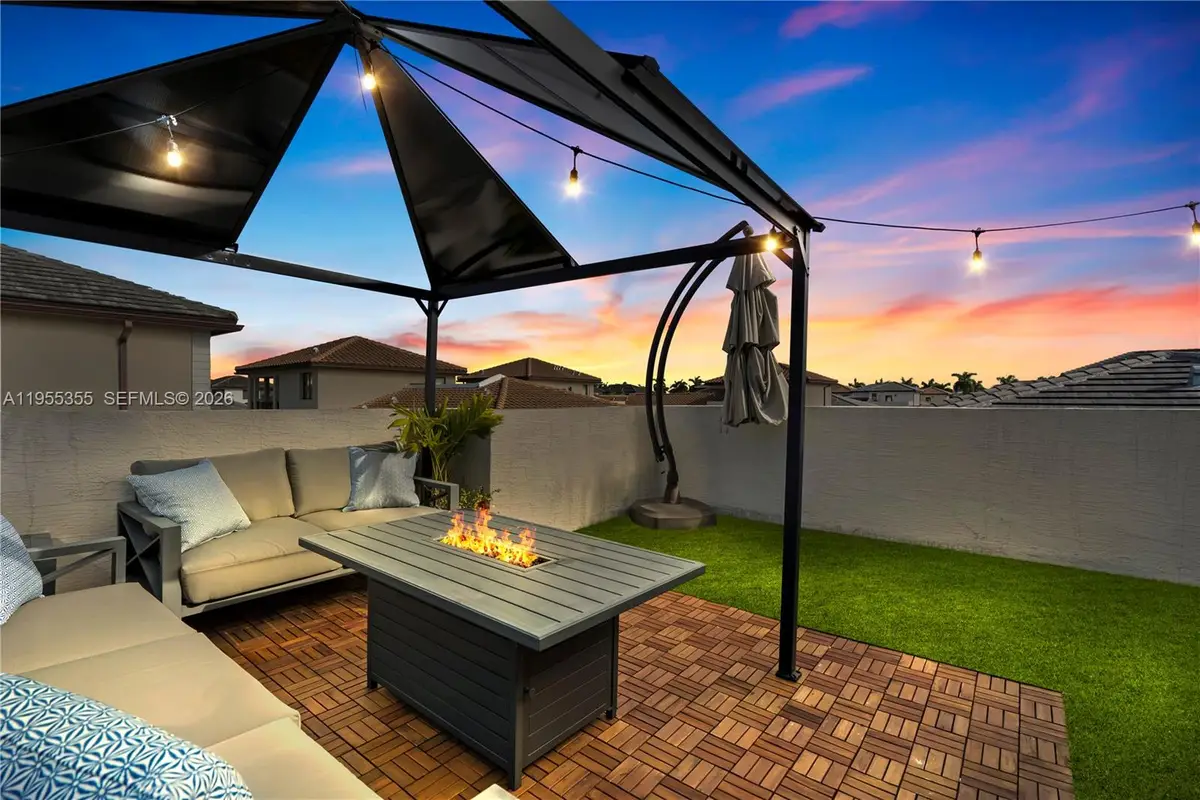 4809 NW 83rd Pkwy, Doral, FL 33166 - Image #1