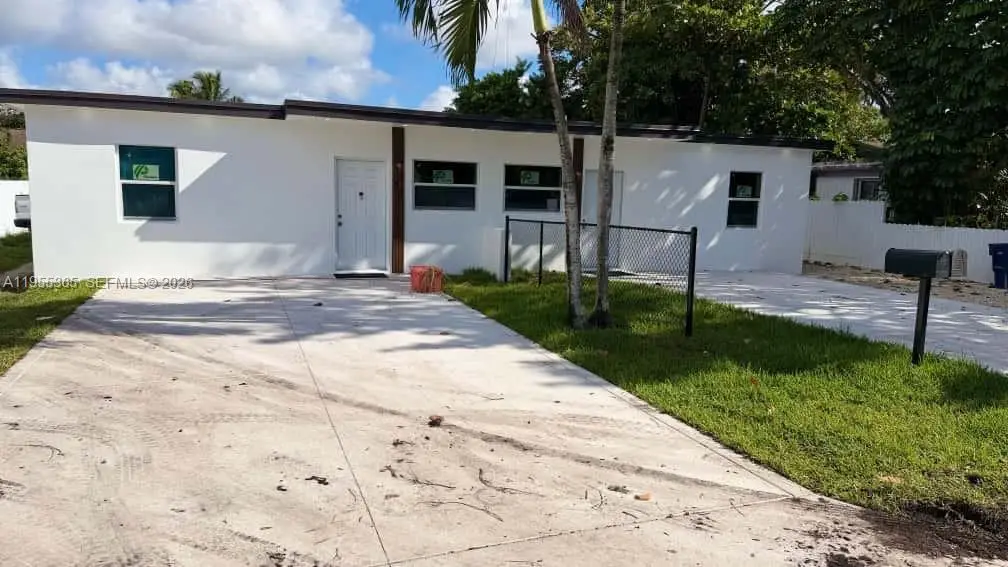 12101 SW 215th St, Miami, FL 33177 - Image #1