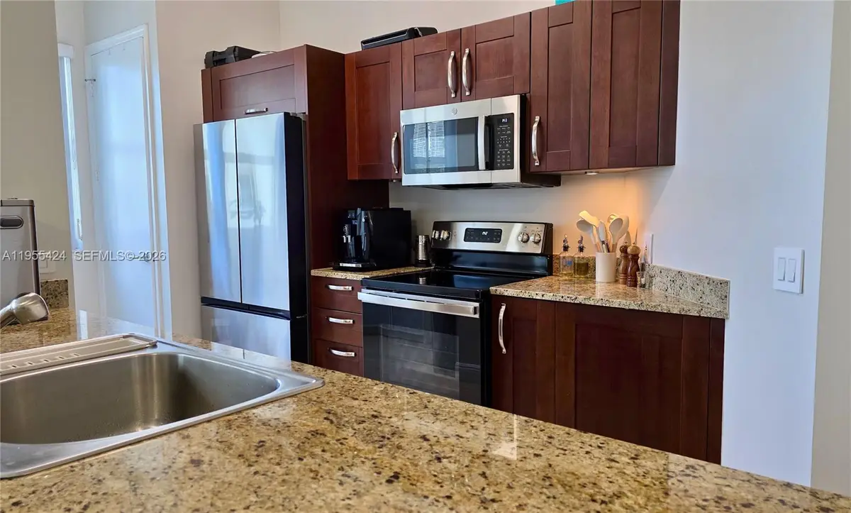 20000 E Country Club Dr #402, Aventura, FL 33180 - Image #1