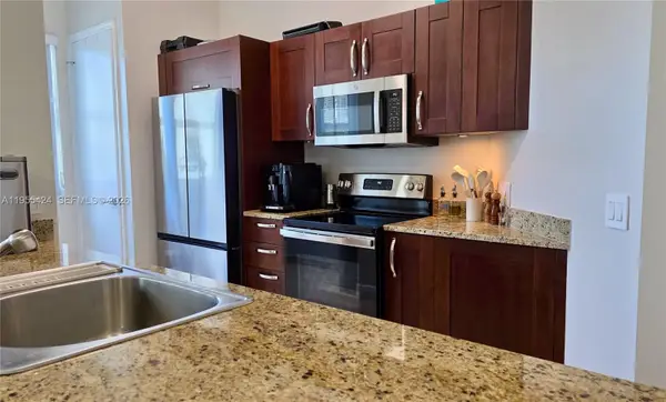 20000 E Country Club Dr #402, Aventura, FL 33180