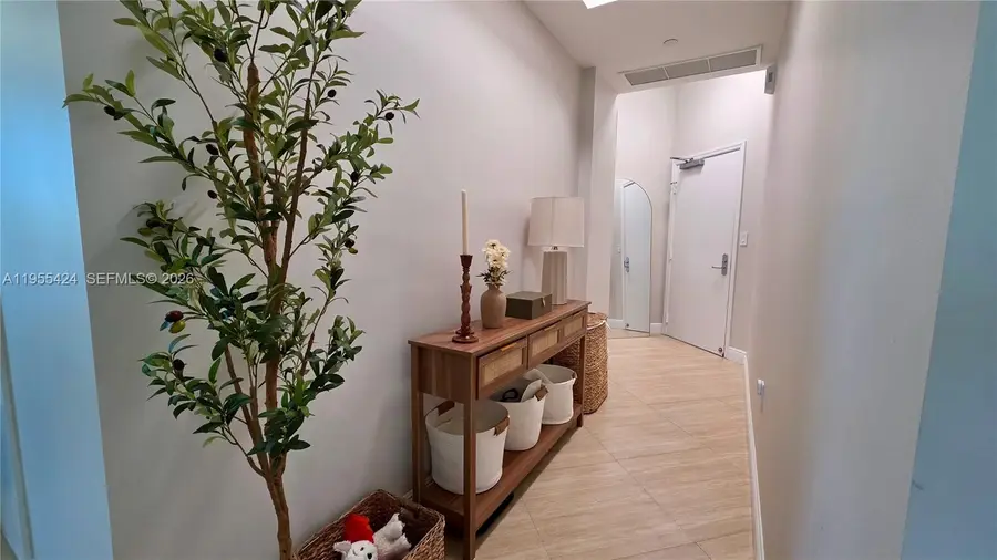 20000 E Country Club Dr #402, Aventura, FL 33180 - Image #3