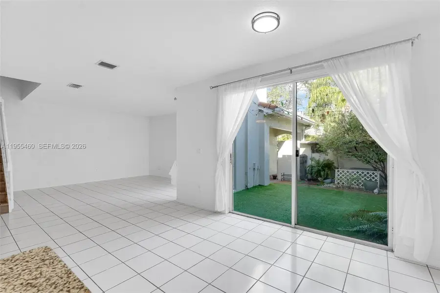 1120 Cliffrose St, Hollywood, FL 33019 - Image #3