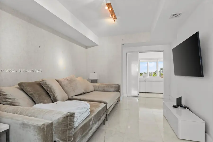 765 Crandon Blvd #506, Key Biscayne, FL 33149 - Image #2