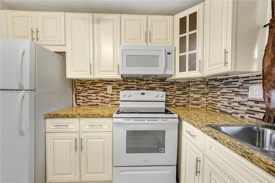 1200 Tallwood Ave #308, Hollywood, FL 33021 - Image #2