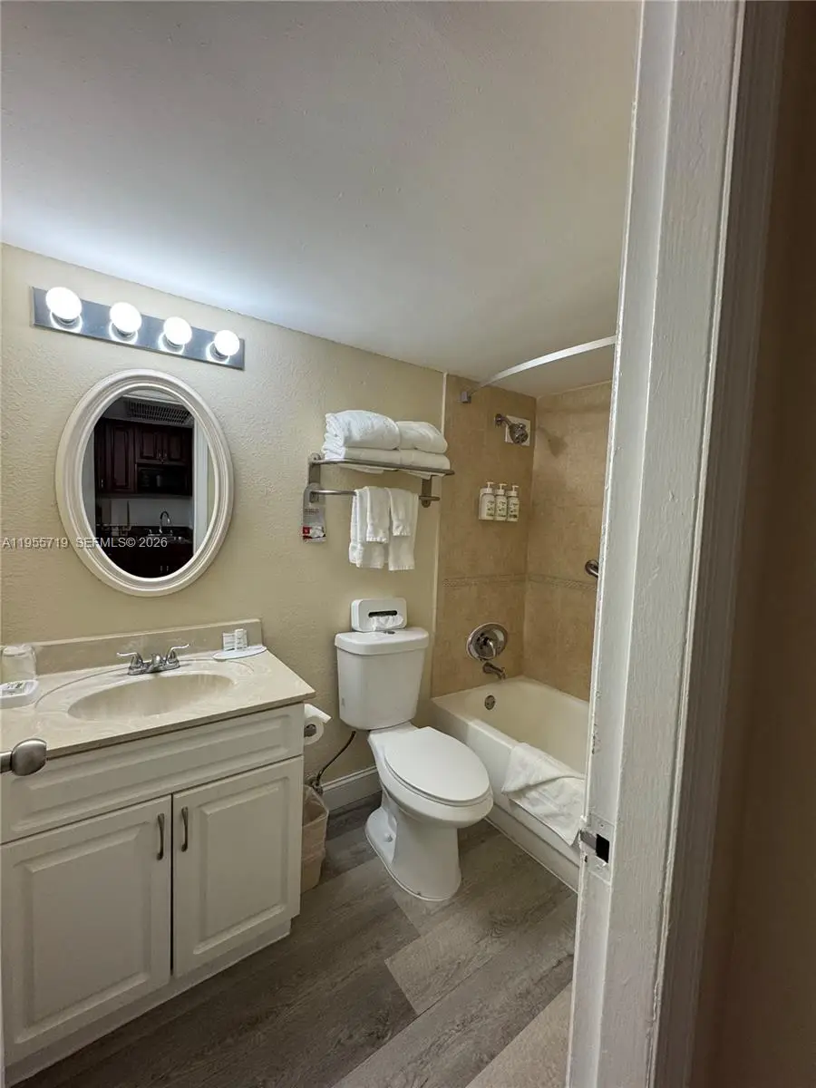19201 Collins Ave #1103, Sunny Isles Beach, FL 33160 - Image #2