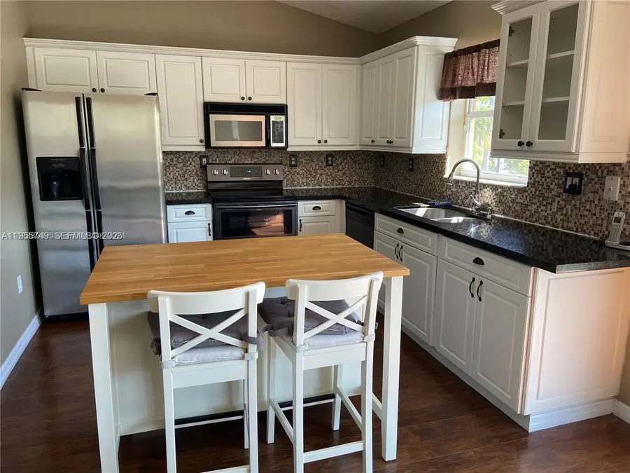 18121 SW 152nd Ct, Miami, FL 33187 - Image #2