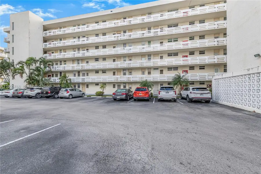 3020 Marcos Dr #S109, Aventura, FL 33160 - Image #2
