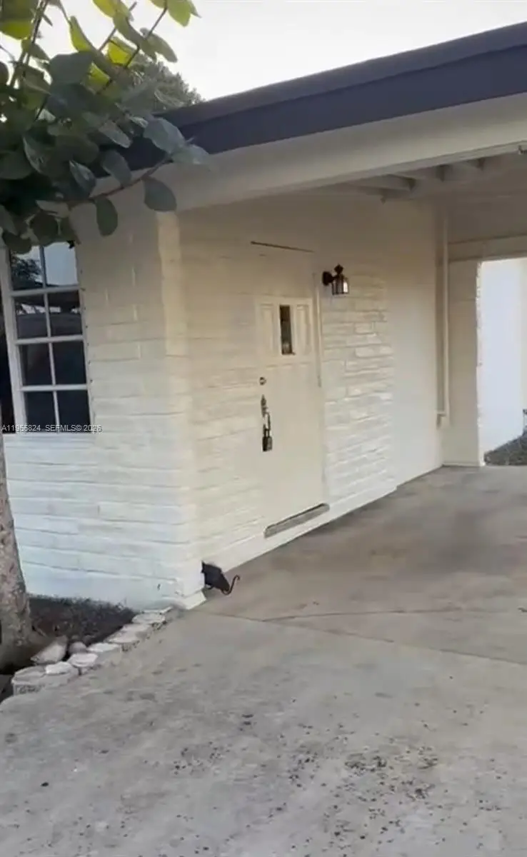 1044 NE 4th Ave, Homestead, FL 33030 - Image #2