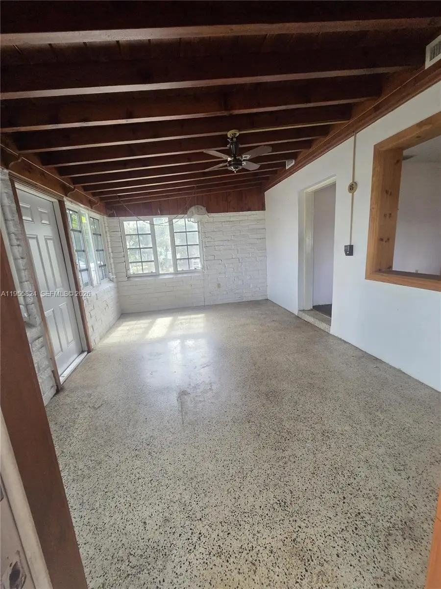1044 NE 4th Ave, Homestead, FL 33030 - Image #3