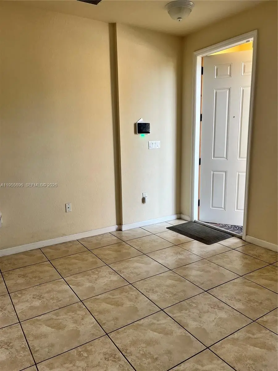 3195 NW 31st Ter, Oakland Park, FL 33309 - Image #3