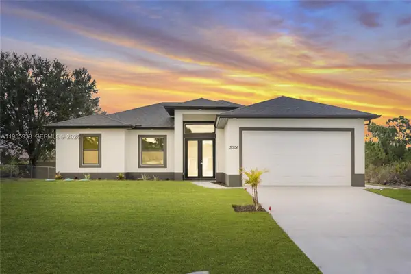 3006 53rd St W, Lehigh Acres, FL 33971