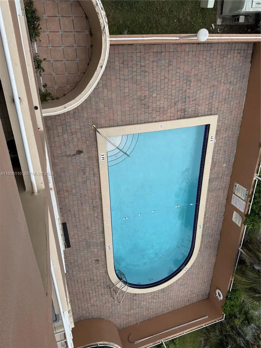 8050 NW 8th St #1407, Miami, FL 33126 - Image #3