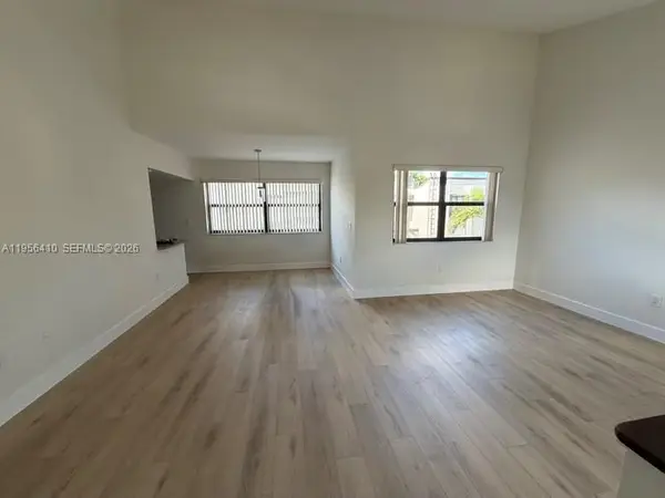 10231 Fontainebleau Blvd #201, Miami, FL 33172