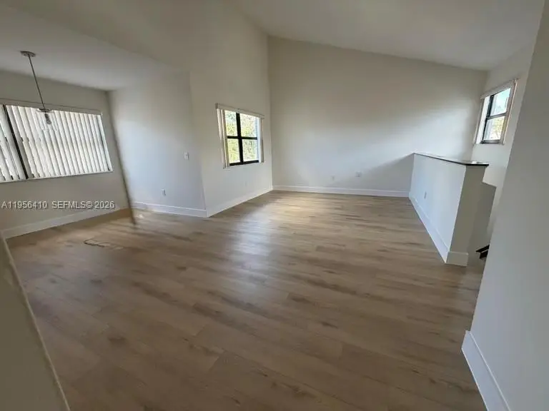 10231 Fontainebleau Blvd #201, Miami, FL 33172 - Image #2